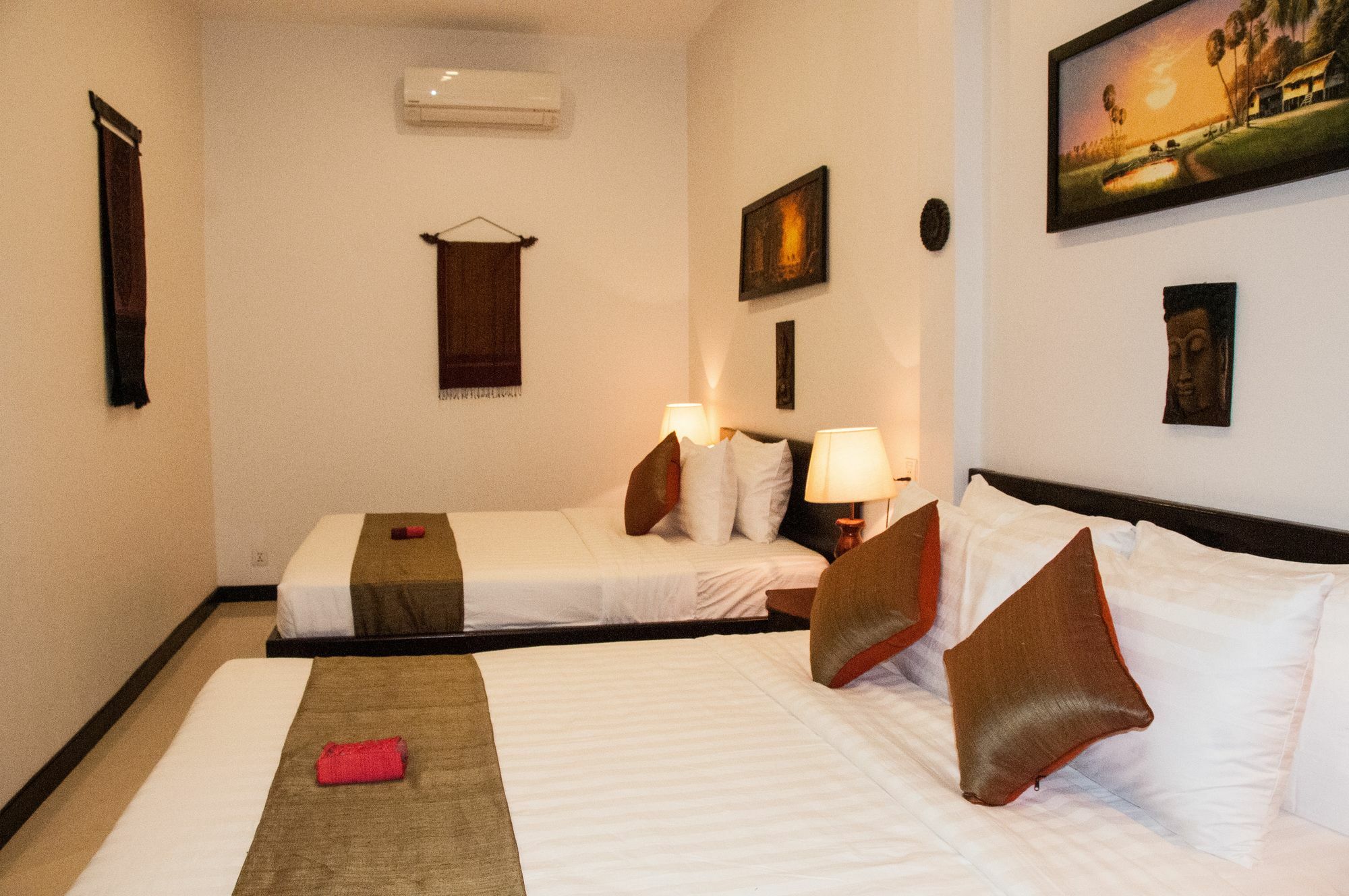 Private Boutique Home With Pool, The Fin Inn Siem Reap Exterior photo